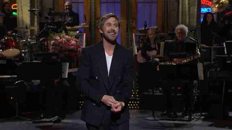 Goslings gefühlvoller SNL-Monolog mit Taylor Swifts „All too well“ und Emily Blunt